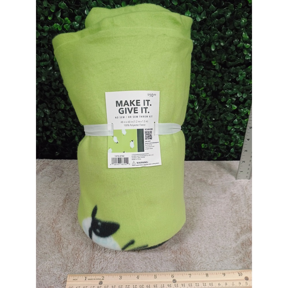 Joann‎ Make It Give It No Sew Fleece Throw Kit Sheep Print Lime Green 48x60